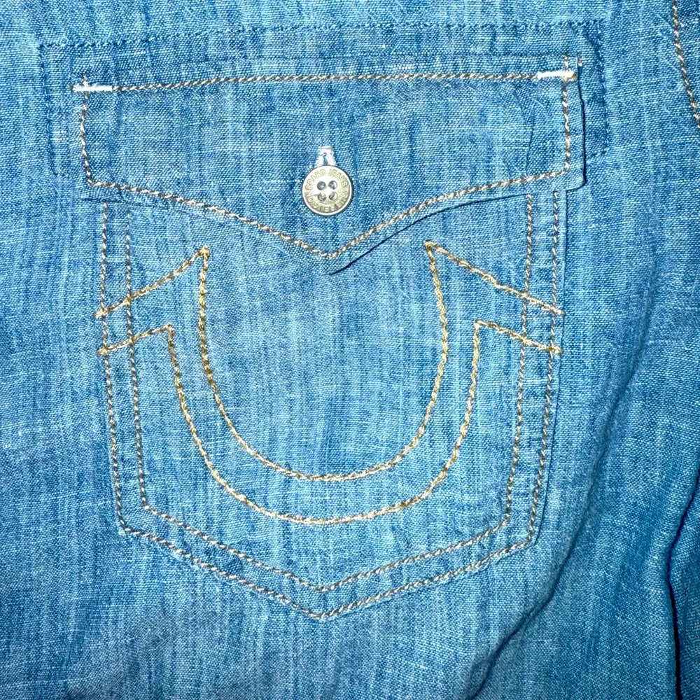 Men’s Vintage True Religion Denim Buttoned Shirt Size Small
